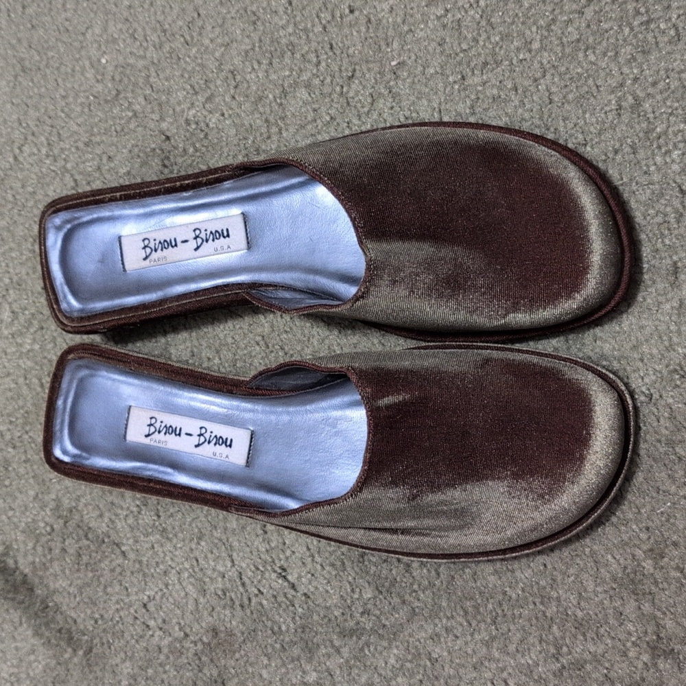 Bisou-Bisou velvet slides 9